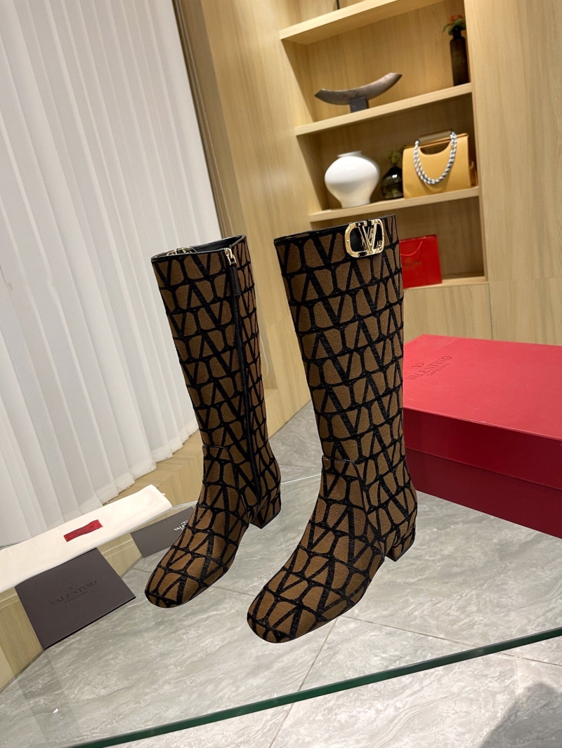 Va1e*ntin0 boots